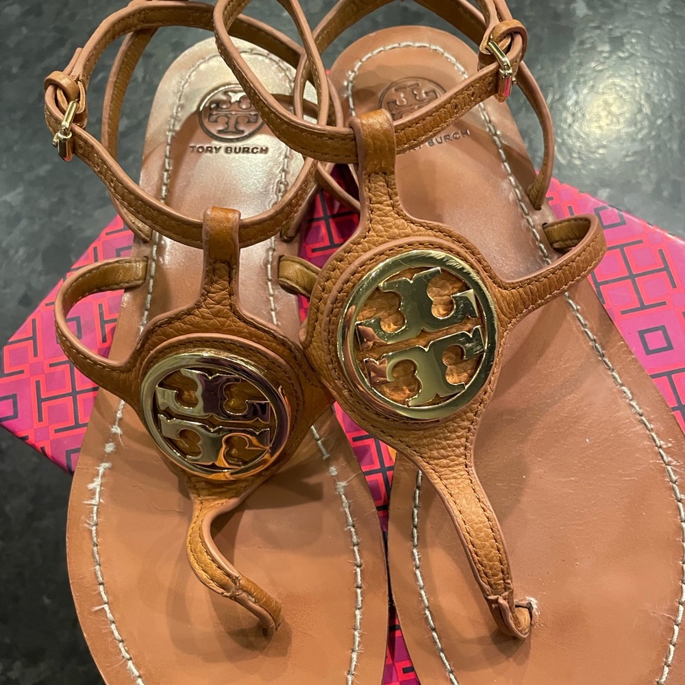 Tory Burch Leticia Flat Thong Sandal 8.5m